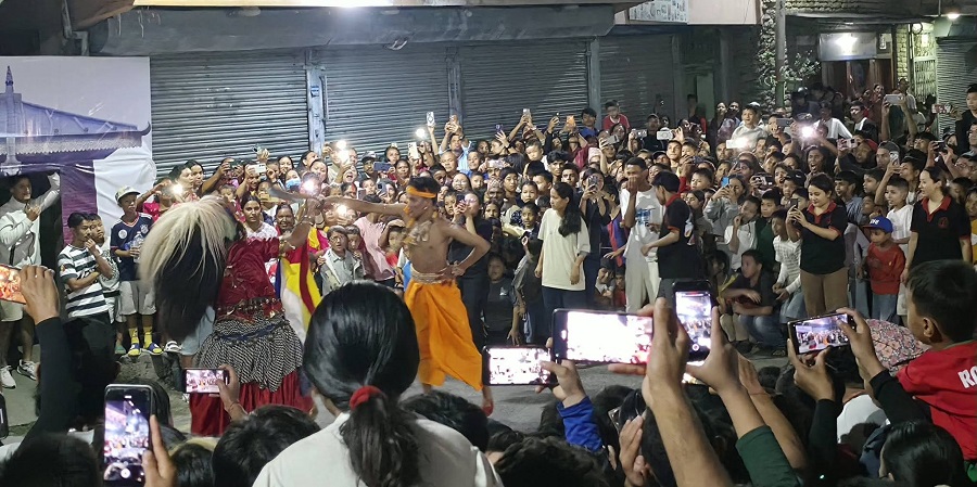लाखे र श्रीकृष्णको तरवार नाचसँगै बर्खेनाच सम्पन्न